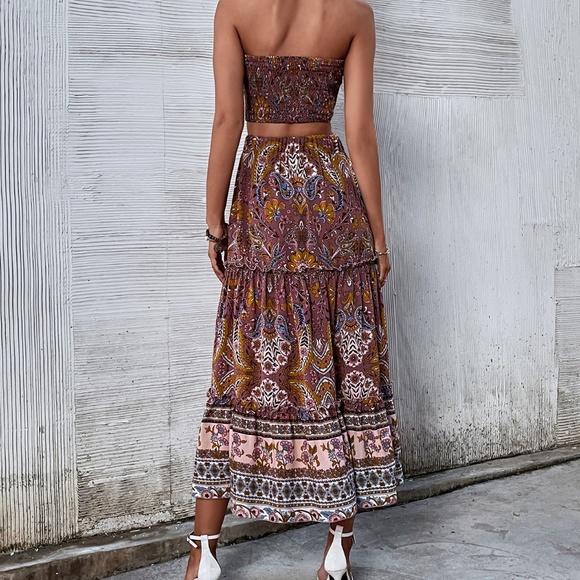 Paisley Floral Print Crop Top Skirt Set - Picture 2 of 4